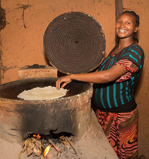 Effiziente Kochöfen Fairtrade in Afrik und der energieeffiziente Ofen